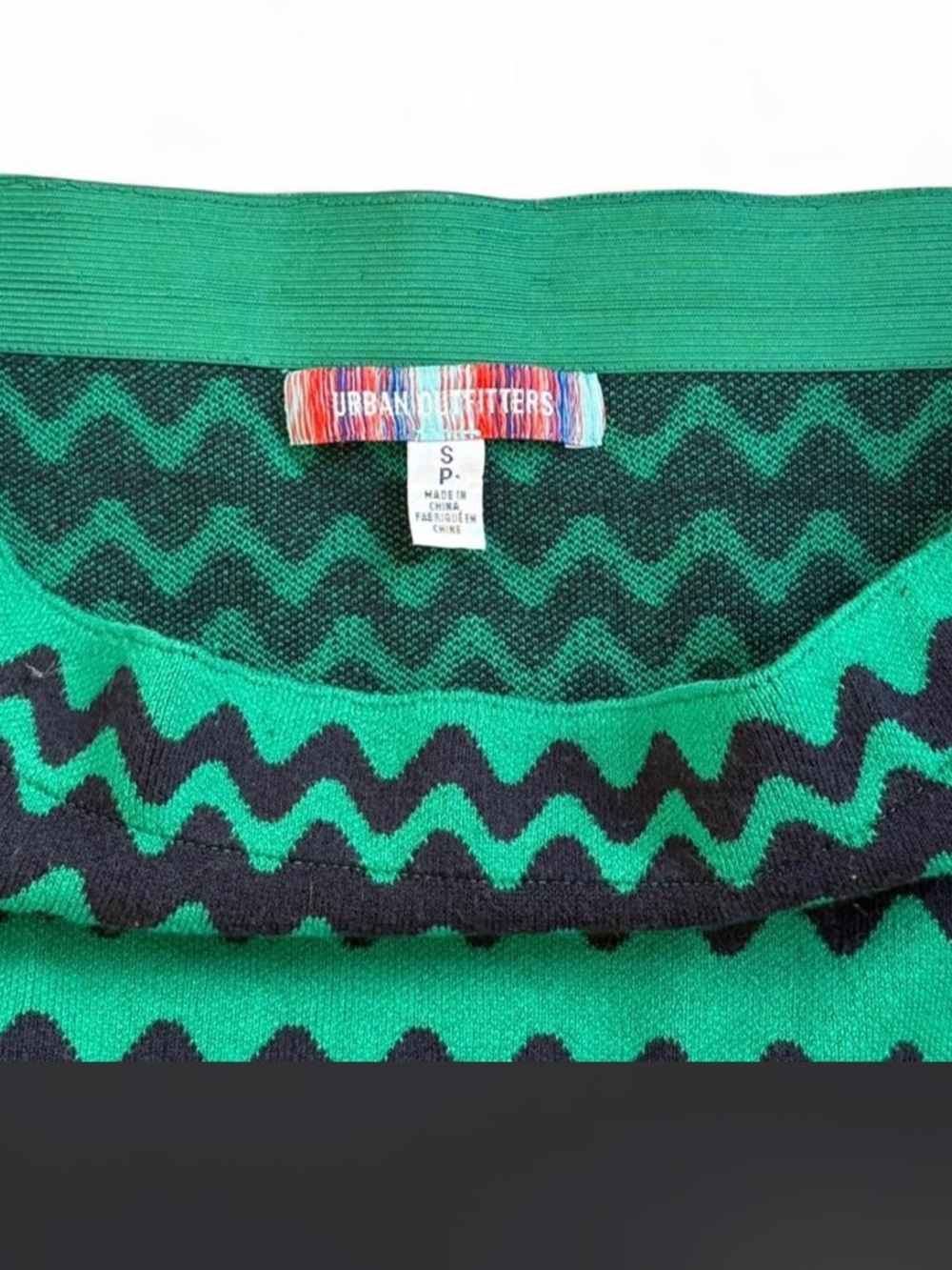 Urban Outfitters Green & Black Zigzag Knit Top